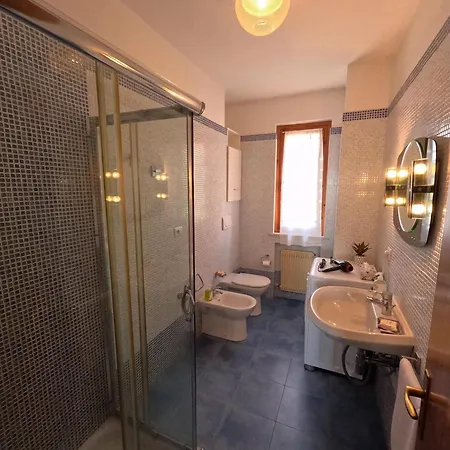Italian Experience-numana Apartman *